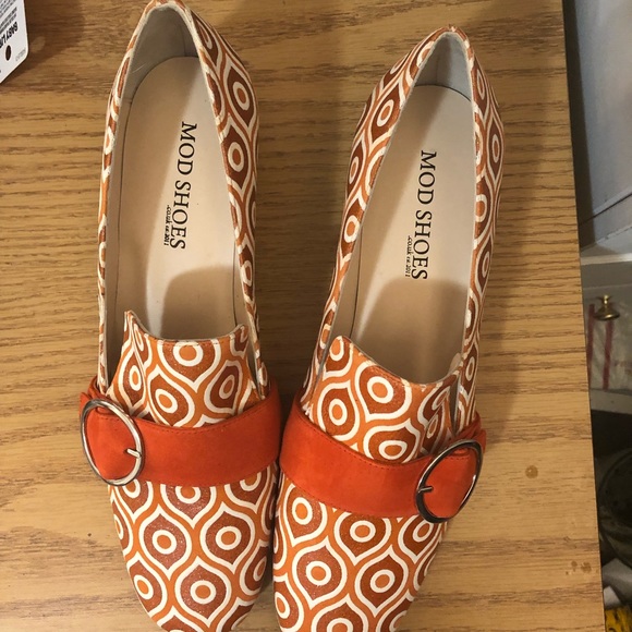 Mod Shoes Marsha Pumps - Picture 2 of 4